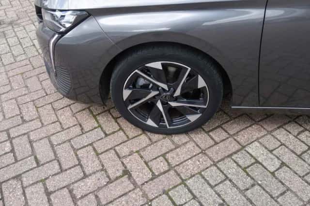 Peugeot 308 (2022) thumbnail 3