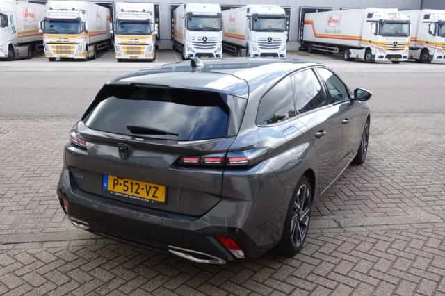 Peugeot 308 (2022) thumbnail 5