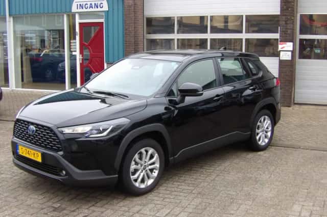 Toyota Corolla Cross (2023) thumbnail 2