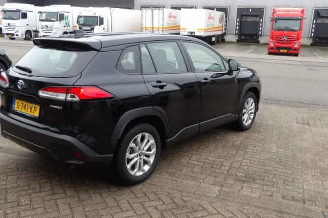 Toyota Corolla Cross (2023) thumbnail 5