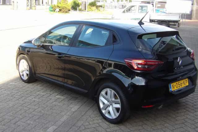 Renault Clio (2021) thumbnail 3