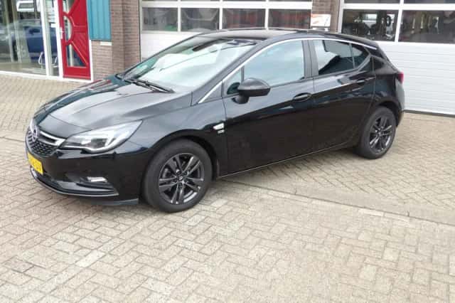 Opel Astra (2019) thumbnail 2