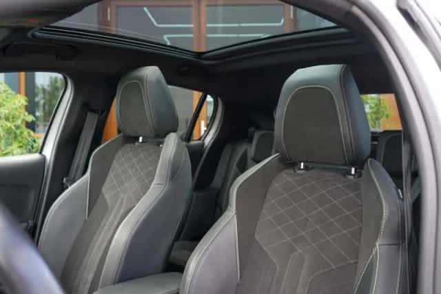 Peugeot e-208 (2022) thumbnail 6
