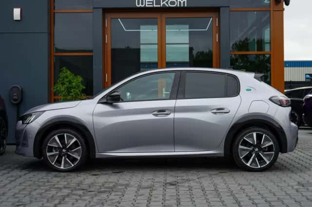 Peugeot e-208 (2022) thumbnail 2
