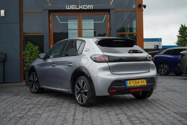 Peugeot e-208 (2022) thumbnail 3
