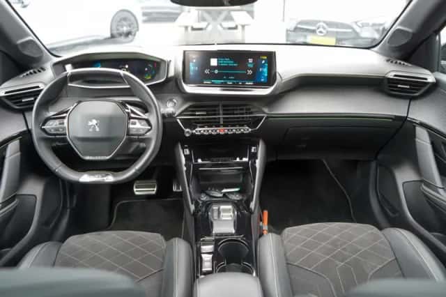 Peugeot e-208 (2022) thumbnail 5