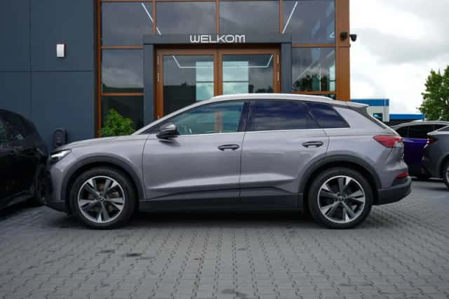 Audi Q4 e-tron (2021) thumbnail 2
