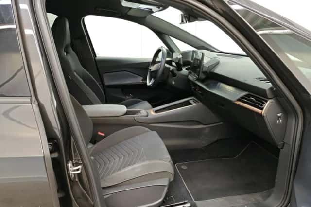 CUPRA Born (2021) thumbnail 6