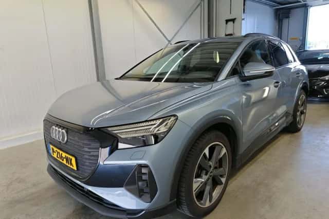 Audi Q4 e-tron (2021) thumbnail 2