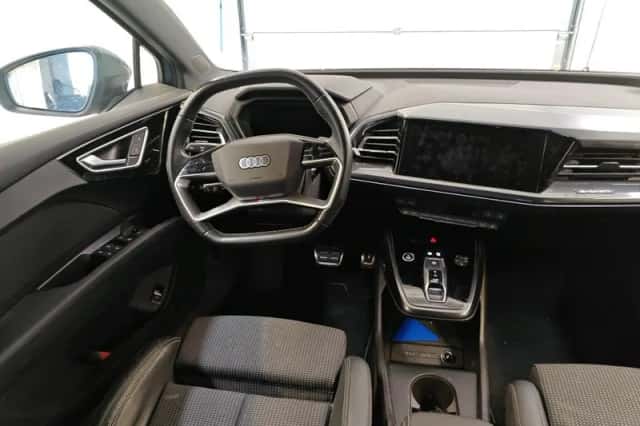 Audi Q4 e-tron (2021) thumbnail 5