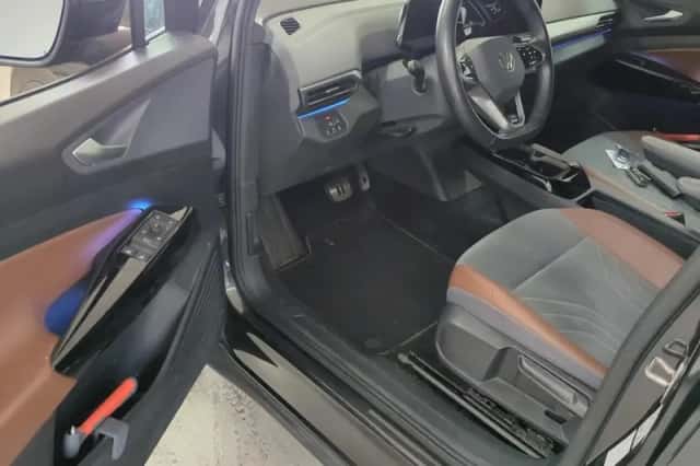 Volkswagen ID.4 (2021) thumbnail 5