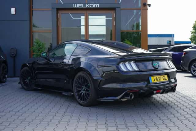 Ford Mustang (2017) thumbnail 3