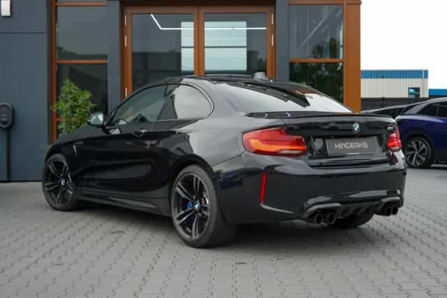 BMW M2 (2018) thumbnail 3