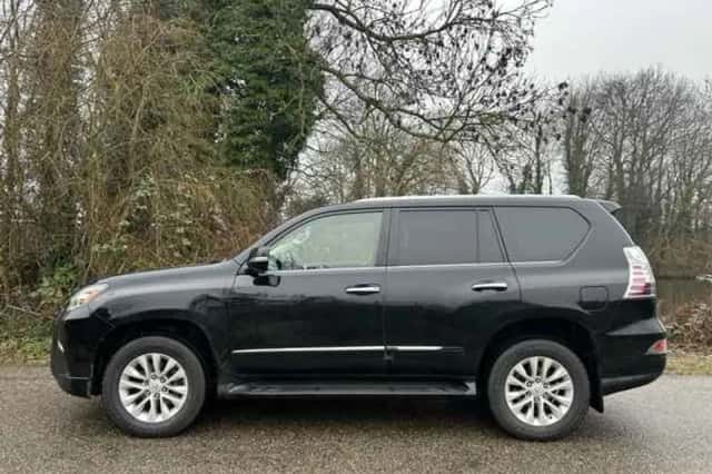Lexus GX (2014) thumbnail 2