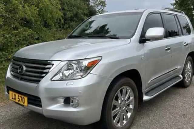 Lexus LX (2009) thumbnail 1