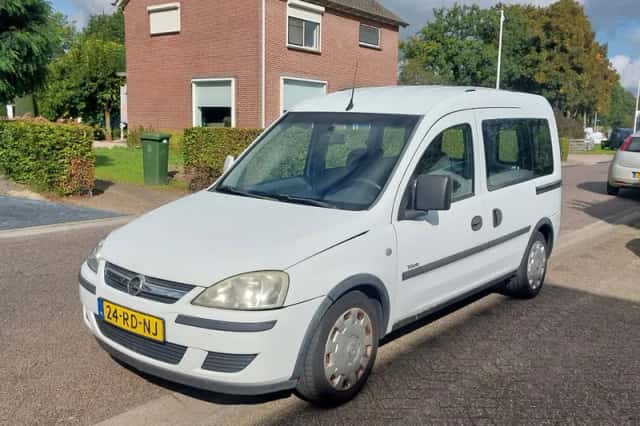 Opel Combo Tour (2005) thumbnail 2