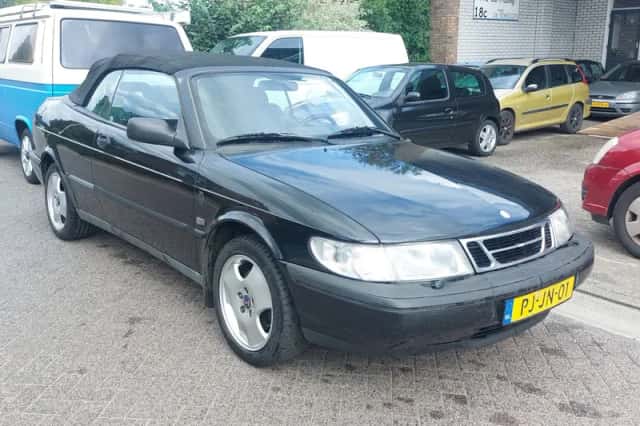Saab 900 (1996) thumbnail 1