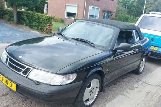 Saab 900 (1996) thumbnail 2