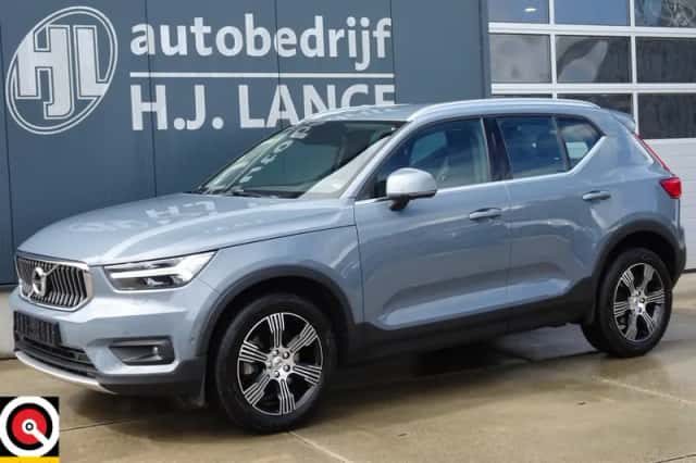 Volvo XC40 (2022) thumbnail 2