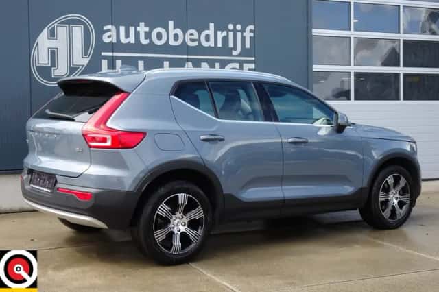 Volvo XC40 (2022) thumbnail 4