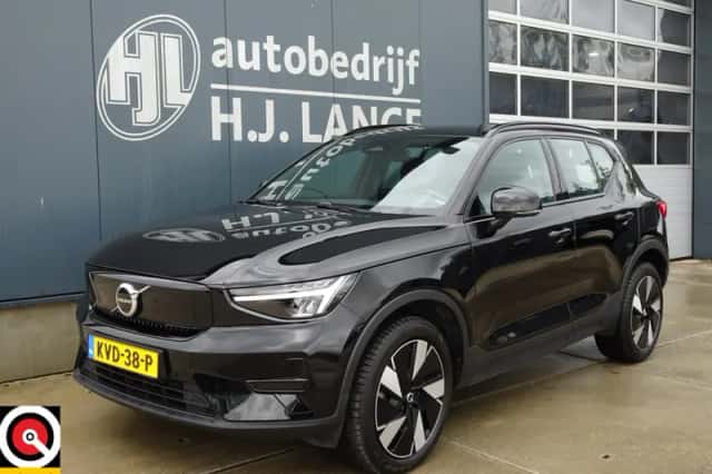 Volvo XC40 (2023) thumbnail 1