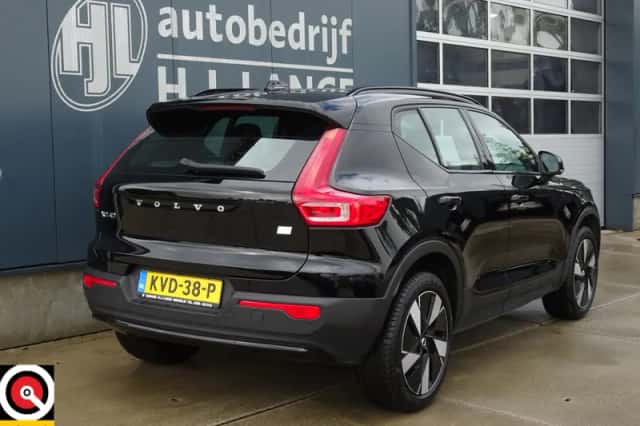 Volvo XC40 (2023) thumbnail 6
