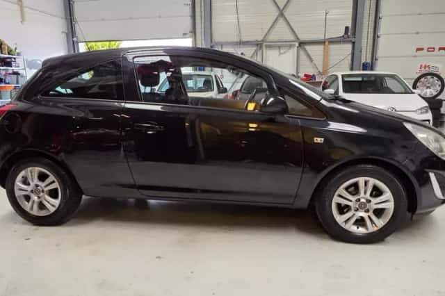 Opel Corsa (2012) thumbnail 3
