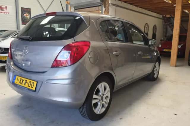 Opel Corsa (2012) thumbnail 1