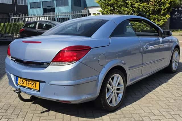 Opel Astra (2006) thumbnail 4