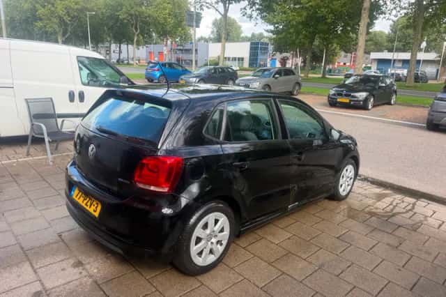 Volkswagen Polo (2011) thumbnail 4