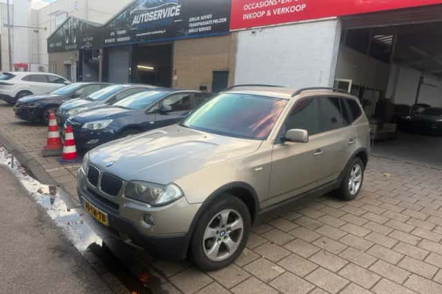 BMW X3 (2007) thumbnail 3