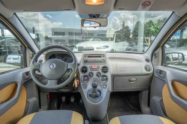 Fiat Panda (2005) thumbnail 3