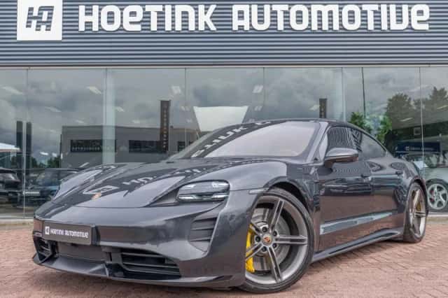 Porsche Taycan (2020) thumbnail 1
