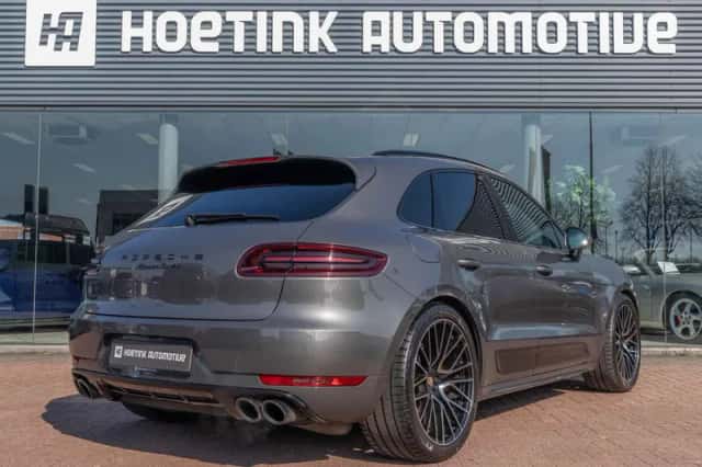 Porsche Macan (2017) thumbnail 2