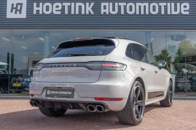 Porsche Macan (2019) thumbnail 2