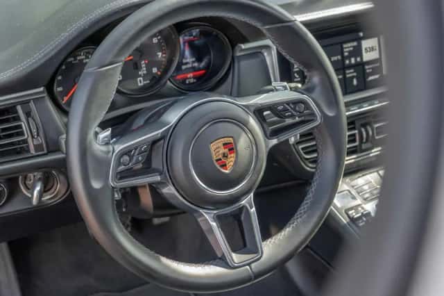 Porsche Macan (2019) thumbnail 6