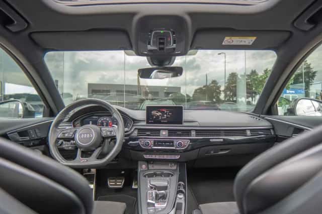 Audi RS 4 (2018) thumbnail 3
