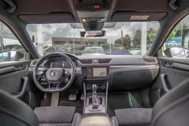 Škoda Superb (2020) thumbnail 3