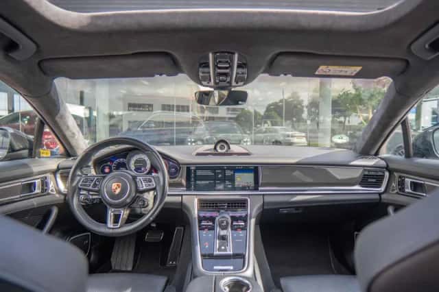 Porsche Panamera (2019) thumbnail 4