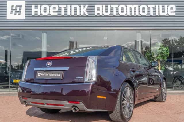 Cadillac CTS (2010) thumbnail 2