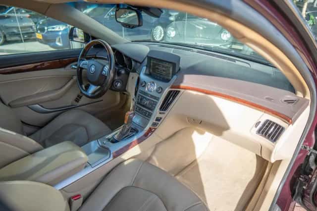 Cadillac CTS (2010) thumbnail 5