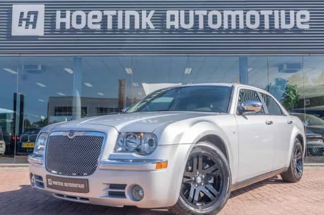 Chrysler 300C (2006) thumbnail 2