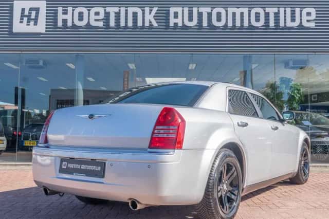 Chrysler 300C (2006) thumbnail 3