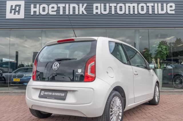 Volkswagen Up! (2012) thumbnail 2