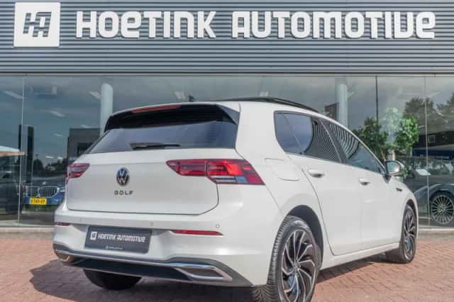 Volkswagen Golf (2020) thumbnail 2