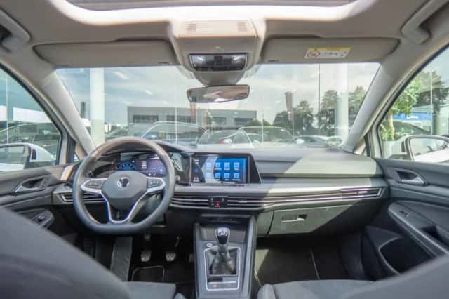 Volkswagen Golf (2020) thumbnail 3