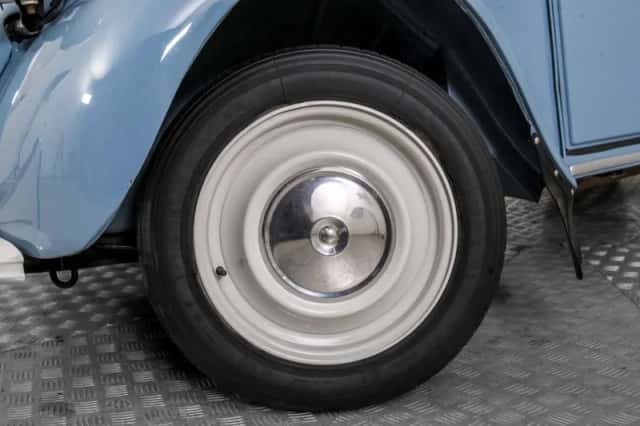 Citroën 2CV (1960) thumbnail 4