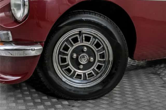 MG MGB (1976) thumbnail 4