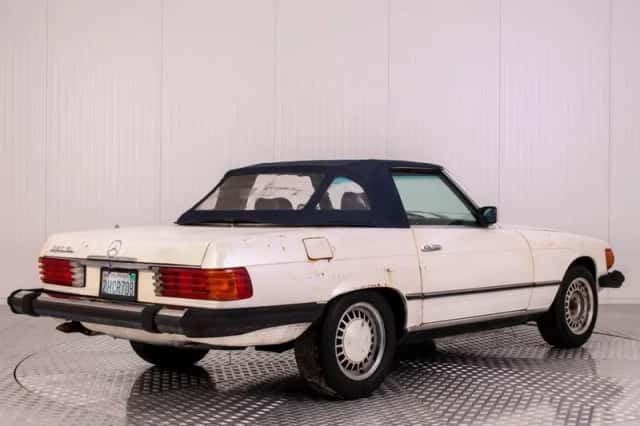 Mercedes-Benz SL-Klasse (1982) thumbnail 2