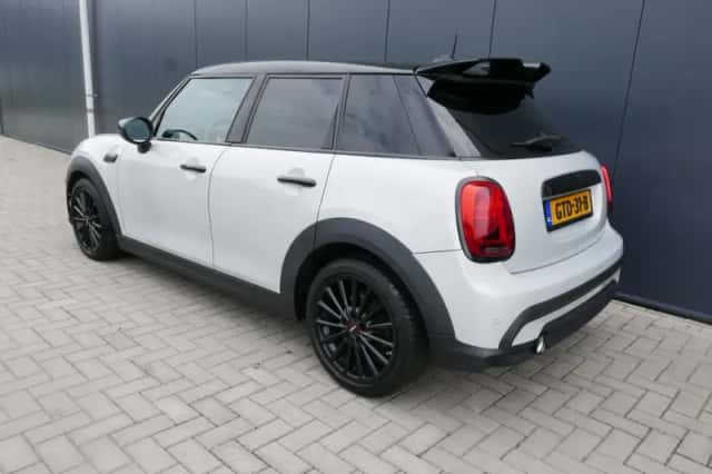 MINI Cooper (2021) thumbnail 5